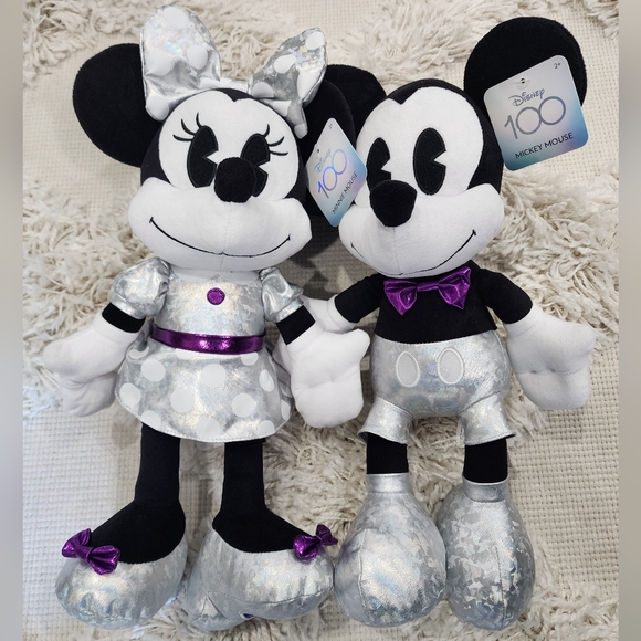 Disney 100years of Wonder Large Mickey & Minnie plush - Picture 15 of 16
